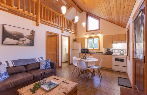 Ucluelet Cabina | Eagle Cabin I West Coast Trail I Kayak I Forest