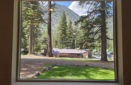 Joseph Complejo | Eagle Cap Chalets