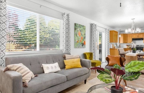 Eagle Casa | Eagle Charmer Pet friendly near downtown/riverwalk