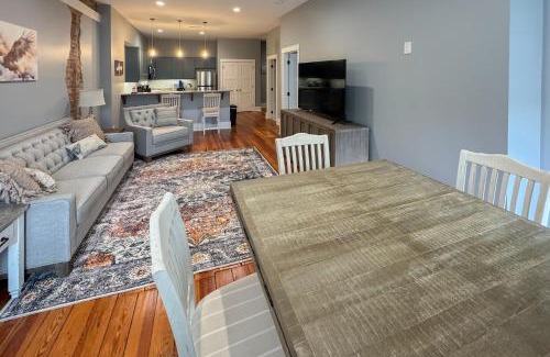 Waynesville Apartamento | Eagle Claw Den