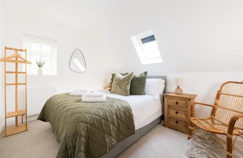 Wyck Rissington Casa | Eagle Cottage - Charming Cotswolds Getaway, Dog Friendly