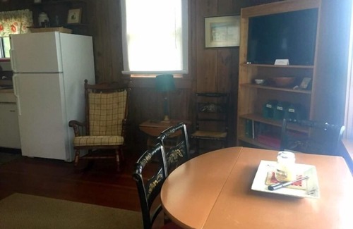 Eagle Harbor Cabina | CASA DE ESCUELA (ÁGUILA DEL ÁGUILA): Keweenaw Peninsula-Cozy, tv por cable, wifi!