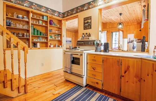 Eagle Lake Cabaña | Eagle Lake Escape - Cozy Cottage with Canoe, Fire Pit, WiFi