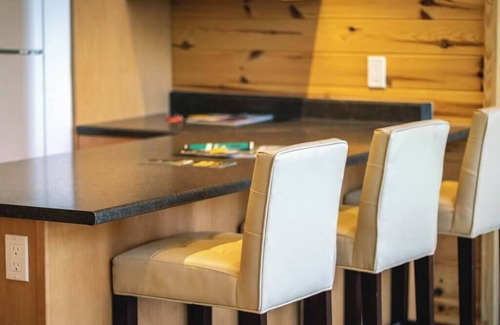 Kenora Cabina | Eagle Nest Cabin - Lakewood Park Cabins
