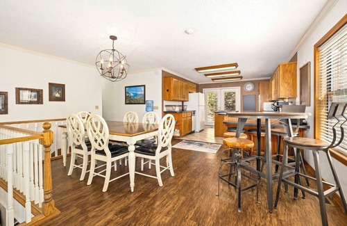 Garfield Casa | Eagle Nest Lakehouse-Lake front to Beaver Lake