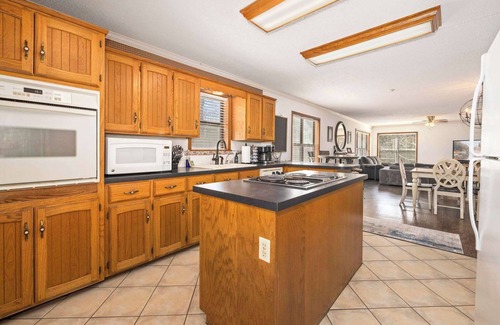 Garfield Casa | Eagle Nest Lakehouse-Lake front to Beaver Lake