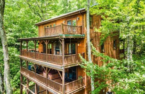 Seven Devils Casa | Eagle Nest Lodge Hot Tubs & Mountain Views