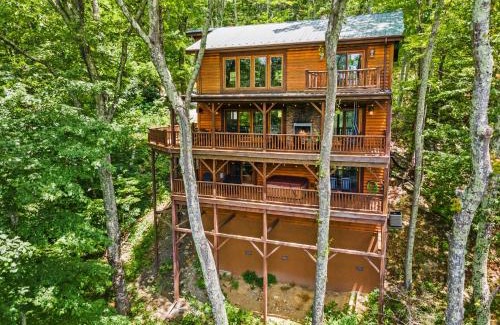 Seven Devils Casa | Eagle Nest Lodge Hot Tubs & Mountain Views