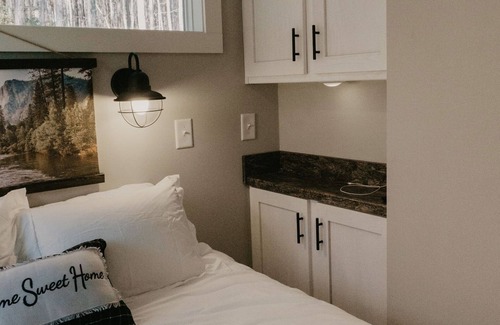 Mentone Cabaña | Eagle Nest Tiny Home w/Hot tub, fire pit