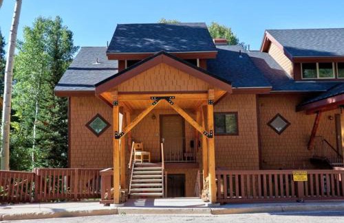 Beaver Casa | Eagle Point Ski Resort 10 Wooded Ridge Condos