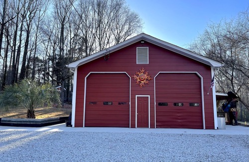 Lilburn Cabaña | Eagle Ranch Estate, suburb of Atlanta w/ lake, gym, hot tub, zip lining, etc