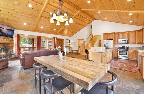 Castle Glen Estates Casa | Eagle Ridge Views #1648