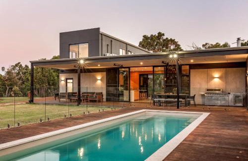 Eagle Bay Casa | Eagle Rise Plus Studio
