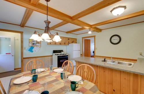 Eagle River Apartamento | Eagle River Apartment with Private Dock and Fire Pit!