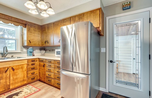 Eagle River Casa | ¡NUEVO! Eagle River Waterfront Home con muelle y fogata