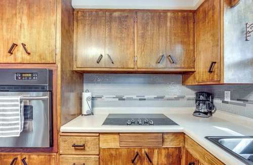 Eagle River Casa | ¡NUEVO! Eagle River Waterfront Home con muelle y fogata