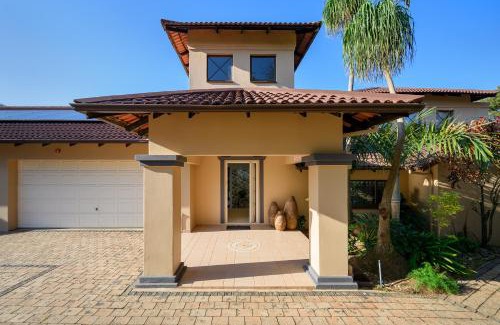 Umtentweni Apartamento | Eagle Road Holiday Home
