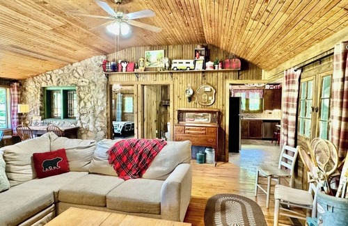 Tahlequah Cabina | Eagle Rock Cabin; River view!