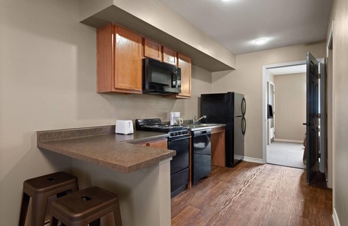 Carrizo Springs Apartamento | Eagle's Den Suites Carrizo Springs a Travelodge by Wyndham