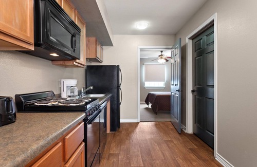 Carrizo Springs Apartamento | Eagle's Den Suites Carrizo Springs a Travelodge by Wyndham