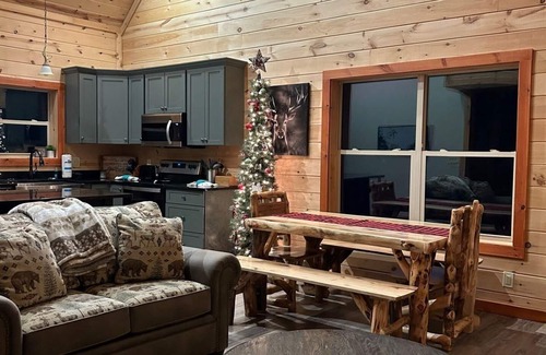 Sevierville Cabina | Eagle's Flight - New Construction - 4 Bedroom 3.5 Bath 4 Cabin by Redawning