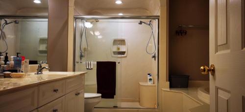 Cordova Bay Casa | Eagle's House, Room #B