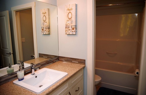 Christina Lake Casa | Eagle's Nest Cottage- Retiro exclusivo para adultos ubicado sobre el lago Christina