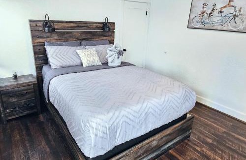 Middletown Casa | Eagle's Nest - Hot Tub & Stunning Bay View - Walk To Little Italy