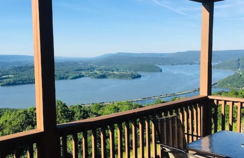 Bryant Cabina | Ver ¡Guau!bañera de hidromasaje, cerrada, cabaña, lago, Chattanooga 25 millas