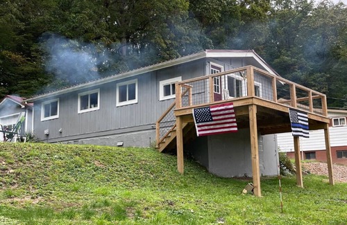 West Hickory Cabaña | Eagle's Peak cottage near the Allegheny River