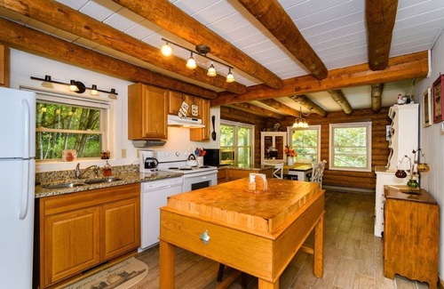 Skyland Cabina | Eagle's Rest Lodge con Pond & Creek; Privado pero conveniente