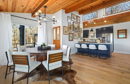 Springdale Casa | Eagles Bluff - Views of Beaver Lake