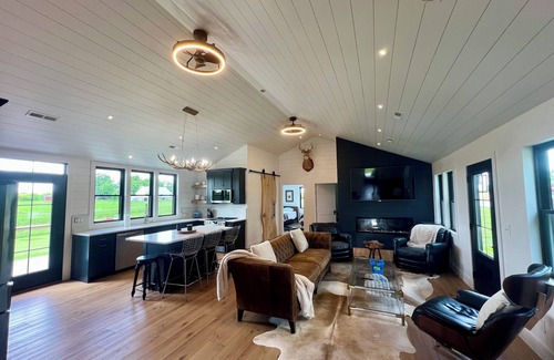 Anna Otro | Eagles Crossing is a Newly Renovated 3-Bed Farmhouse with a Large Deck & Hot Tub