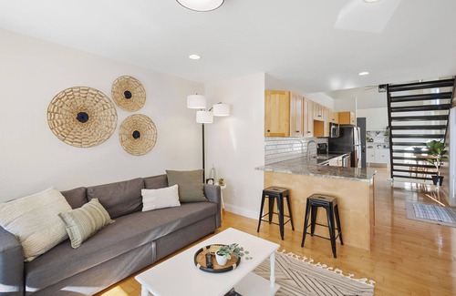 South Haven Casa | Eagles Loft - Luxury Downtown Living!