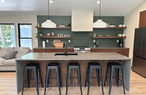 Jacksonport Cabina | Eagles Nest Cabin- Jacksonport. Short walk to the beach.