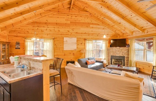Guild Cabina | Eagles Nest Cabin w/ TN River Views!