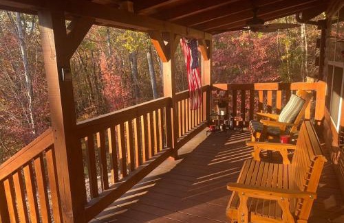 Guild Casa | Eagles Nest Cabin with TN River Views