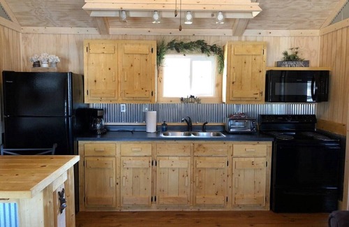 Westphalia Cabina | Eagles Nest Camping Black Creek Cabin