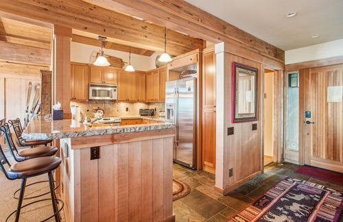 Tahoe City Condominio | Rocky Ridge # 28: 3 dormitorios, 2 baños condominio en Tahoe City, para 6 personas
