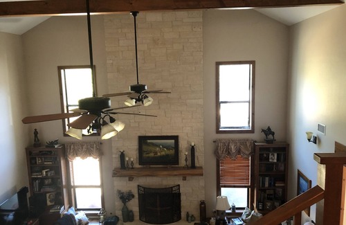 Burton Cama Y Desayuno | Eagles Nest Lodge--5 miles from Round Top