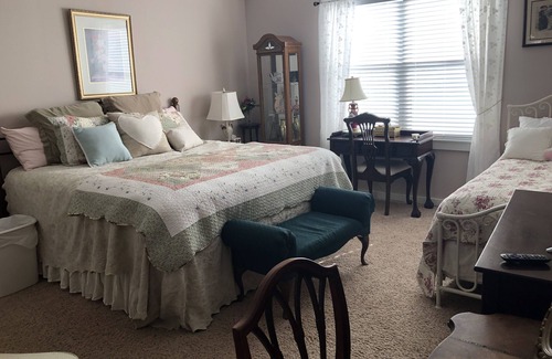 Burton Cama Y Desayuno | Eagles Nest Lodge--5 miles from Round Top