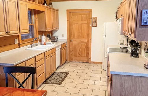 Butler Cabina | Eagles Peak-Dock Access & Boat Slip, Amazing View, King Beds, Luxury Hot Tub