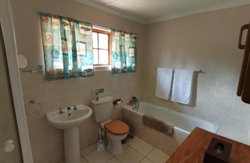 Kwa Sani Casa | Eagles' Rock