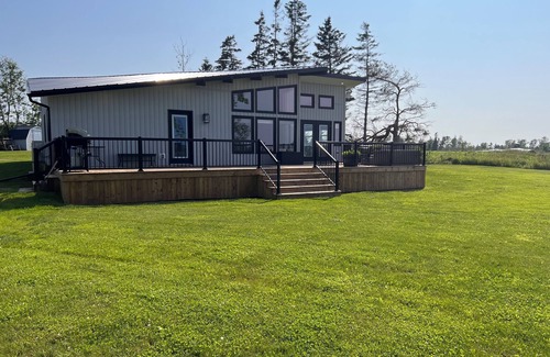 Bayview Cabaña | Eagles View - Cavendish Family Cottage minutes to attractions