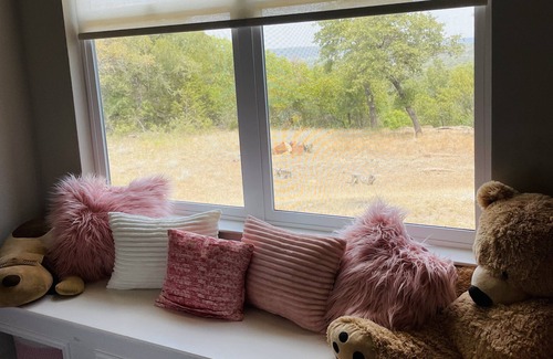 Gordon Casa | Eagles' View Retreat! Family-sized home in Texas countryside with stunning views