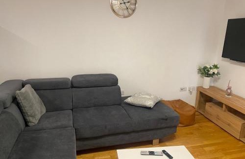 Clayton Apartamento | Eaglet 2 Bedroom Luxury Home near Etihad Staduim