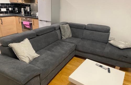 Clayton Apartamento | Eaglet 2 Bedroom Luxury Home near Etihad Staduim
