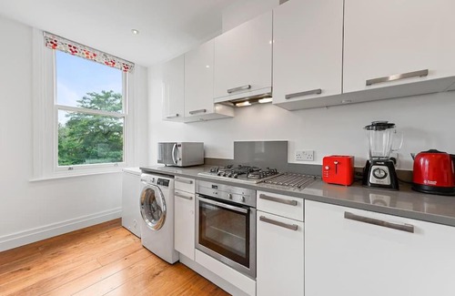 Ealing Common Apartamento | Ealing Broadway - Lovely 2-bedroom flat with offstreet parking