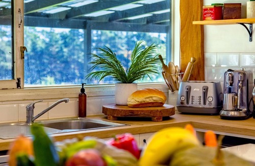 Paddys River Cabaña | Ealu Farm - unwind in comfort with amazing rural views, outdoor entertaining & nearby wineries