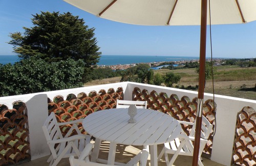 Civitanova Marche Casa | Deliciosa casa rural de principios del siglo XX. A 2 minutos del mar con terraza y jardín.
